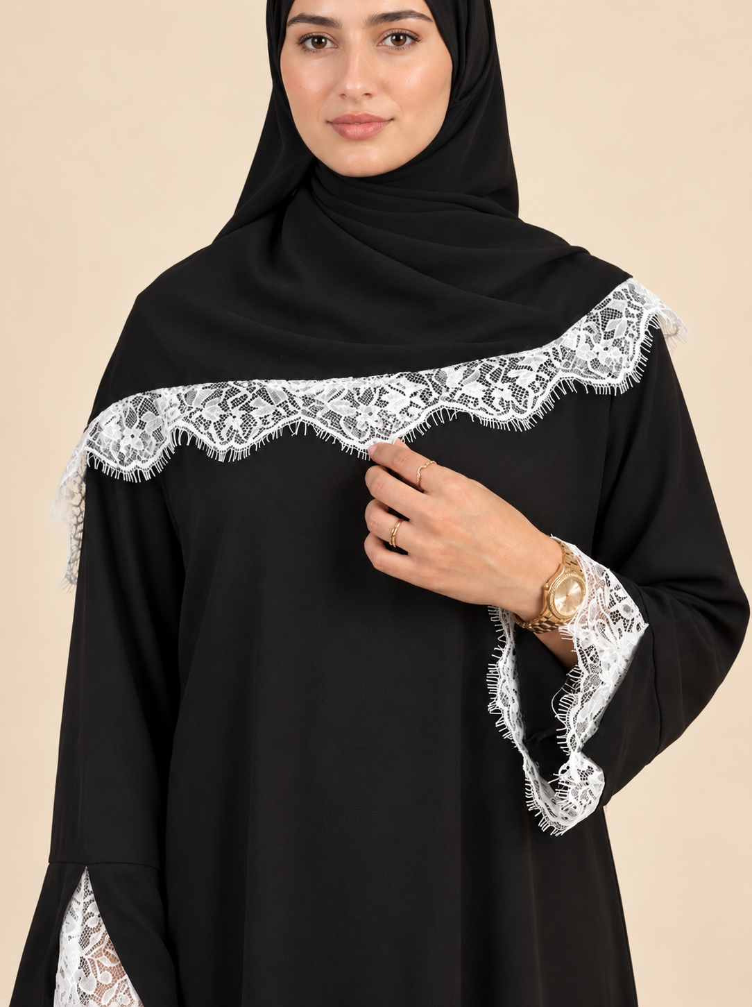 Royale – Abaya fluide à dentelle contrastée