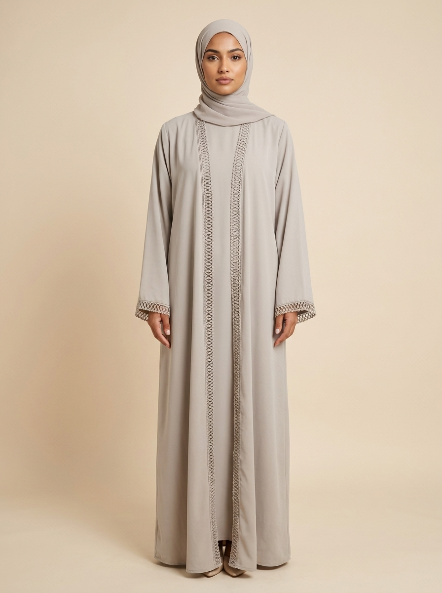 Abaya Élégance gris taupe, vue de face – Kiswa Collection
