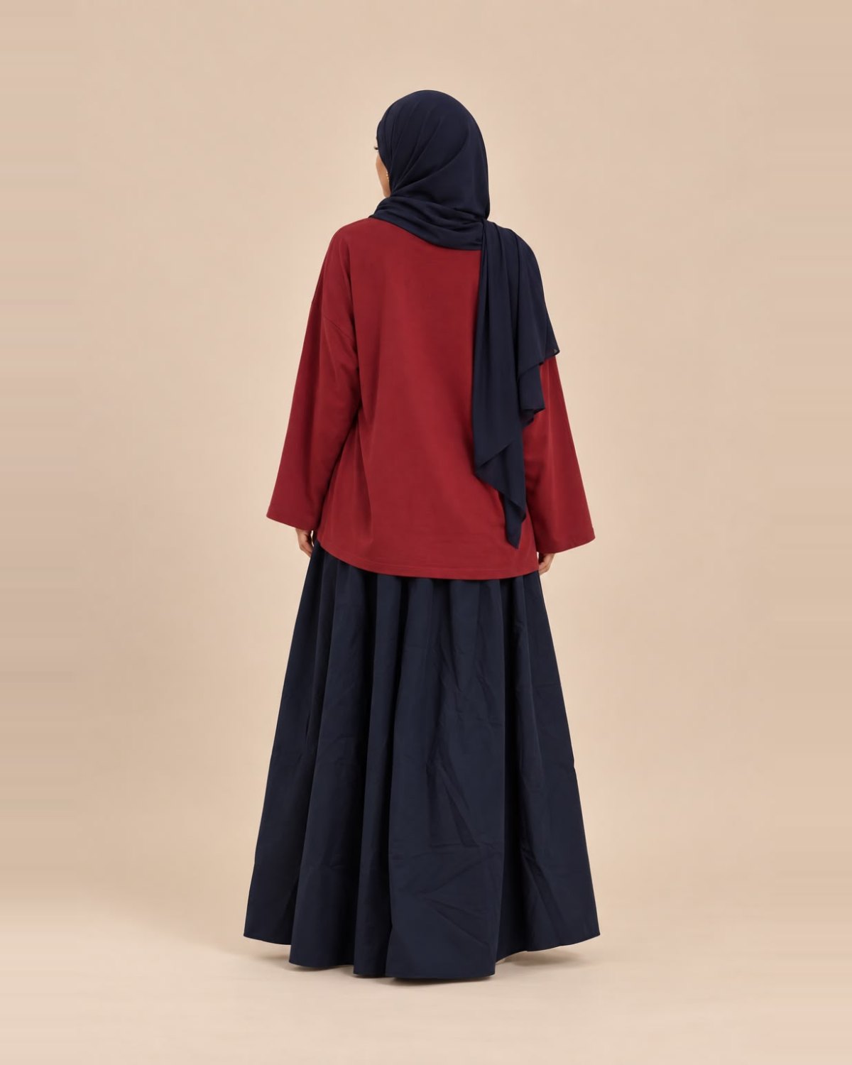 Haut ample à manches larges bordeaux, vue de dos – Kiswa Collection