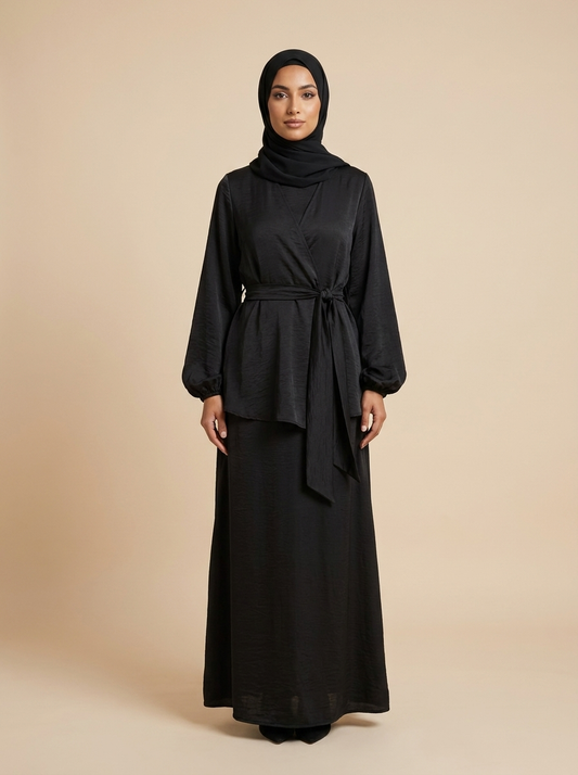 Abaya Signature, coupe fluide et élégante – mode modeste – Kiswa Collection